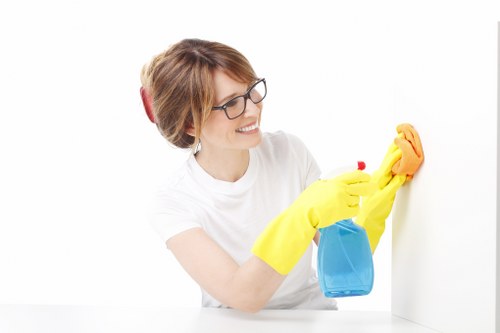 Kitchen and bathroom cleaning service in a Cleaninghouse property