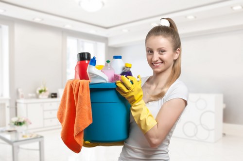 Local oven cleaning team working in a Cleaninghouse home with careful access planning